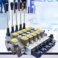 Sectional hydraulic valve