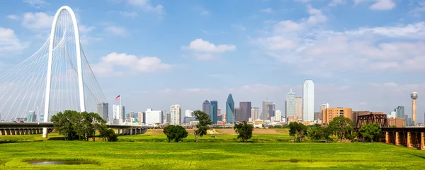 Foto auf Acrylglas Vereinigte Staaten Dallas skyline at Trinity River and Margaret Hunt Hill Bridge panorama in Texas, United States
