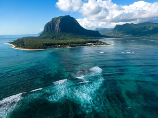 Papier Peint photo Le Morne, Maurice Incredible view of the famous underwater waterfall and Le Morne mountain in Mauritius. Picture taken from drone