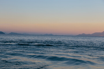 Obraz premium sunset on the big island in Angra dos Reis in Rio de Janeiro.