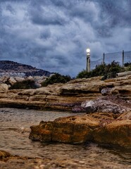 Obraz premium anochece en el mar