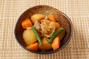 肉じゃが　家庭料理