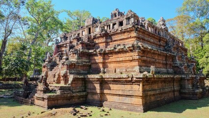 Fototapeta premium Phimeanakas, Prasat Phimean Akas or Vimeanakas, Prasat Vimean Akas at Angkor, Cambodia, is a Hindu temple in the Khleang style, built at the end of the 10th century.