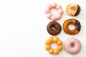 白背景のドーナツ