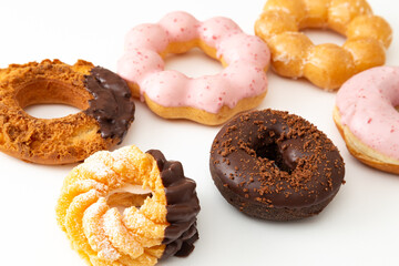 白背景のドーナツ