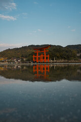 Obraz premium shrine on the sea