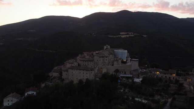 Drone flight over the Umbrian village of Vallo di Nera. Tranquil Vallo di Nera Sunset