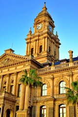 Naklejka premium Cape Town City Hall early morning during golden hour.