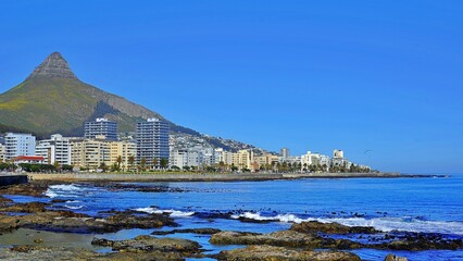 Fototapeta premium beautiful city close to the Ocean. Sea Point, Cape Town