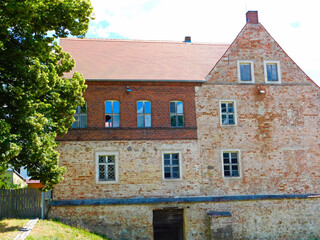 Die Ruine einer alten Burg aus dem 13. Jahrhundert