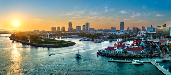 Long Beach California Golden sunset view - obrazy, fototapety, plakaty