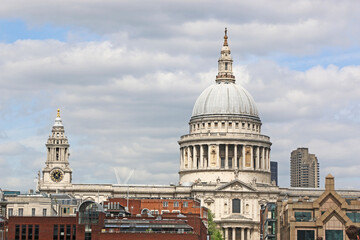 Fototapeta na wymiar St Paul's cathedral, London across the River Thames 