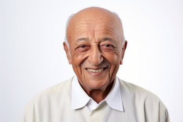 Obraz premium Portrait of a senior asian man smiling and looking at camera