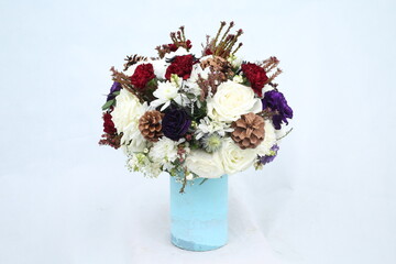 Bouquets are arranged in baskets. and beautiful pots as a gift