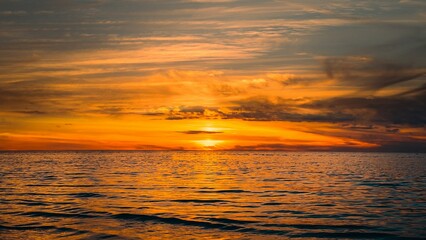 Fototapeta premium sunset over the sea