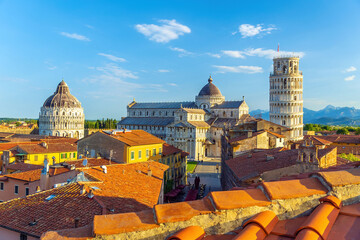 The famous Leaning Tower in Pisa, Italy - obrazy, fototapety, plakaty