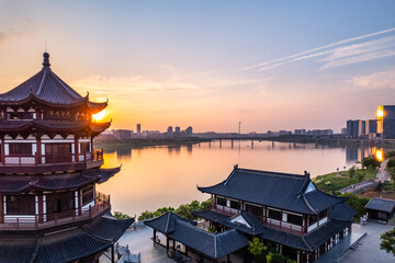 Fototapeta premium China Zhuzhou Separation Pavilion, beautiful ancient pavilion at dusk