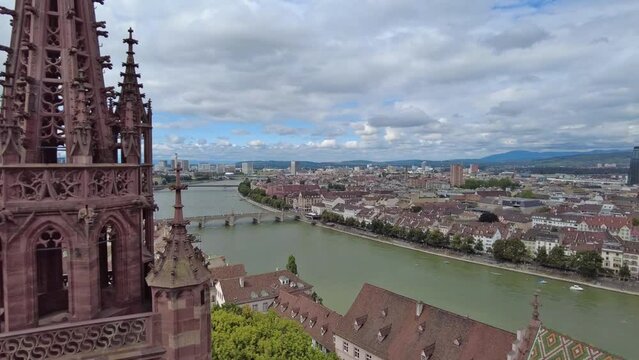 Basel, Schweiz: Blick &uuml;ber Rhein und Kleinbasel aus erh&ouml;hter Position