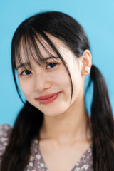 Naklejka premium ツインテールの女性