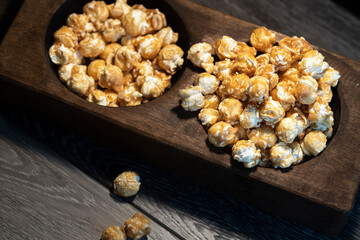 FRESH POPPED CARAMEL CORN WITH PEANUTS