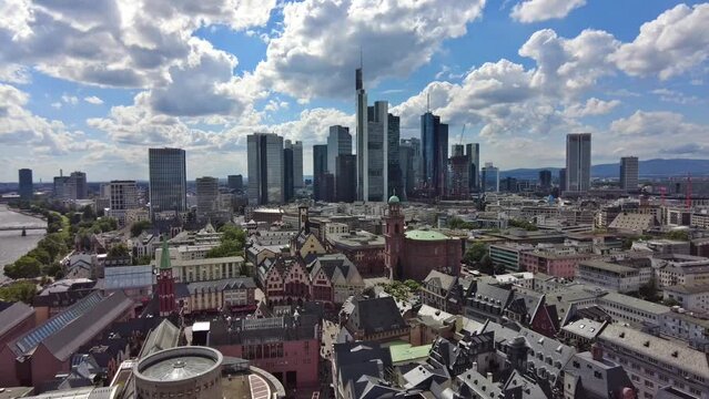 Frankfurt, Deutschland: Blick aufs Finanzzentrum von oben