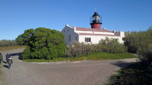 Faro junto al mar en la pen&iacute;nsula de Valdes, Chubut, Patagonia Argentina.