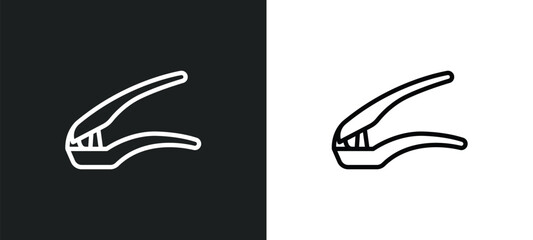 garlic press icon isolated in white and black colors. garlic press outline vector icon from kitchen collection for web, mobile apps and ui.