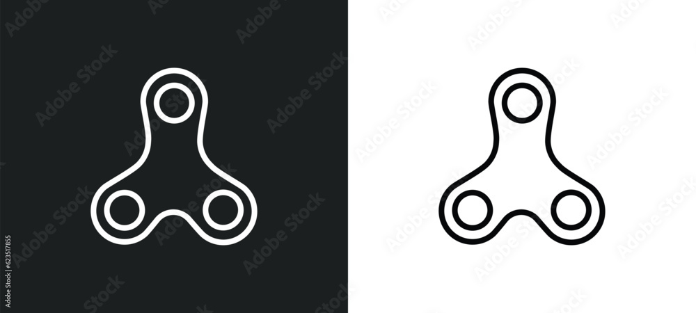 Aufkleber spinner icon isolated in white and black colors. spinner outline vector icon from arcade collection 