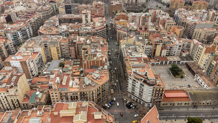 Fototapeta premium drone view of the streets of eixample in barcelona
