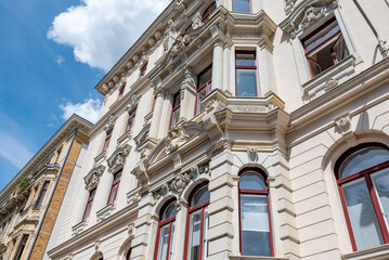 Hochwertig saniertes Mehrfamilienhaus, Luxus Immobilie