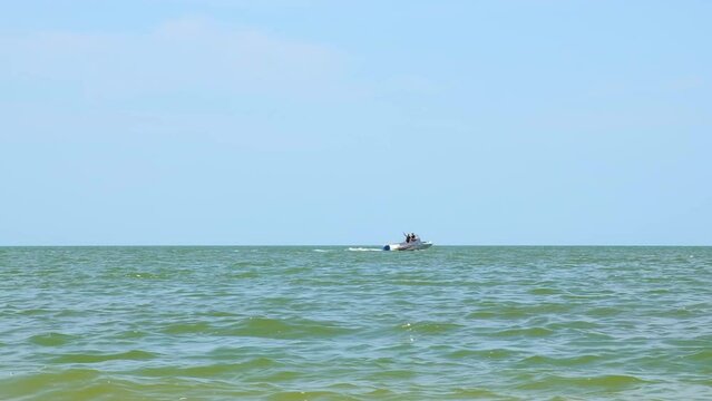 Parasailing is a popular pastime in many resorts around the world. The active form of relaxation.
