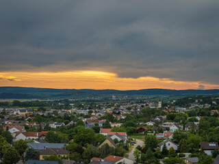 Obraz premium Panoramablick vom Kalvarienberg auf Neusiedl am See