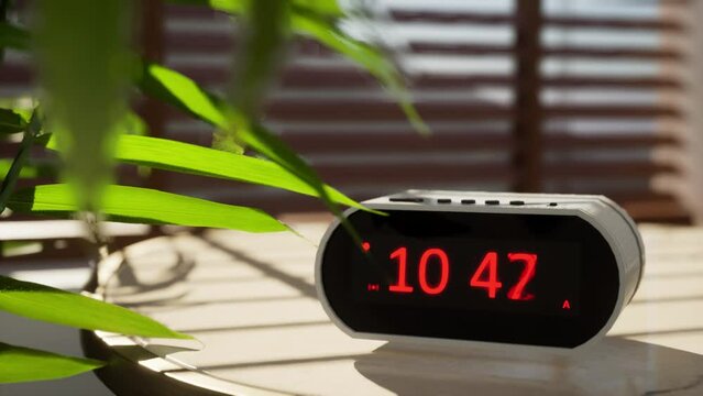 static clock alarm animation with time lapse number change day to night