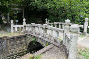 島穴神社の石橋