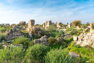 Fototapeta na wymiar The ruins of the ancient city of Side, a popular tourist destination