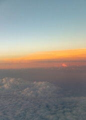 Sonnenuntergang aus dem Flugzeug 