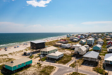 Obraz premium Colourful beachfront homes on Gulf of Mexico in Alabama