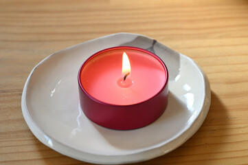 ピンク色のキャンドルを１つ灯した