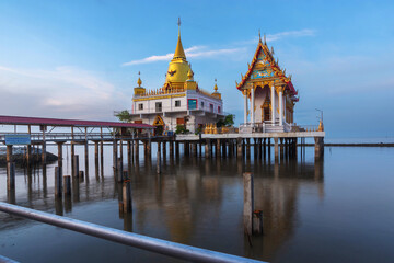 Fototapeta na wymiar Wat Hong Thong or Wat Klang Nam is located in Chachoengsao Province. in the area along the Gulf of Thailand in the mangrove forest