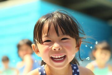 プールで水遊びをする女の子：AI生成画像