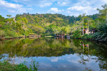 Fototapeta na wymiar The lake in the khao kheow open zoo
