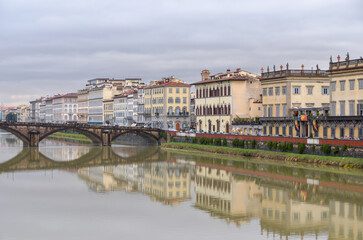 Fototapeta na wymiar Puentes del Arno
