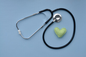 estetoscópio medicinal com coração, dia internacional da saúde 