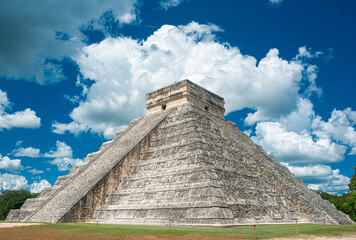 Fototapeta na wymiar Chichen Itza Castle at Yucatan State, Mexico