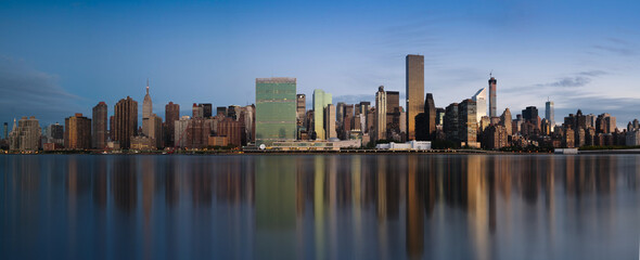 Obraz na płótnie Canvas Panorama East River