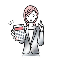立って電卓を指差してこちらに向けて見せているスーツの女性