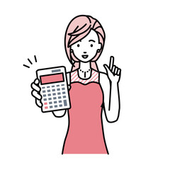 立って電卓を指差してこちらに向けて見せているドレスの女性