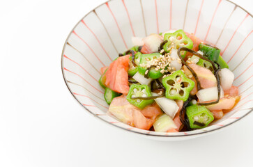 トマトとオクラのさっぱり塩昆布和え