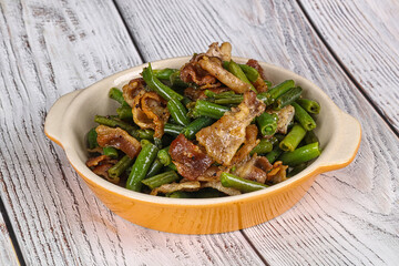 Roasted bacon with green bean