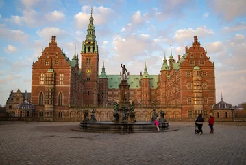 Deurstickers At the ancient Frederiksborg castle on a November evening © sikaraha